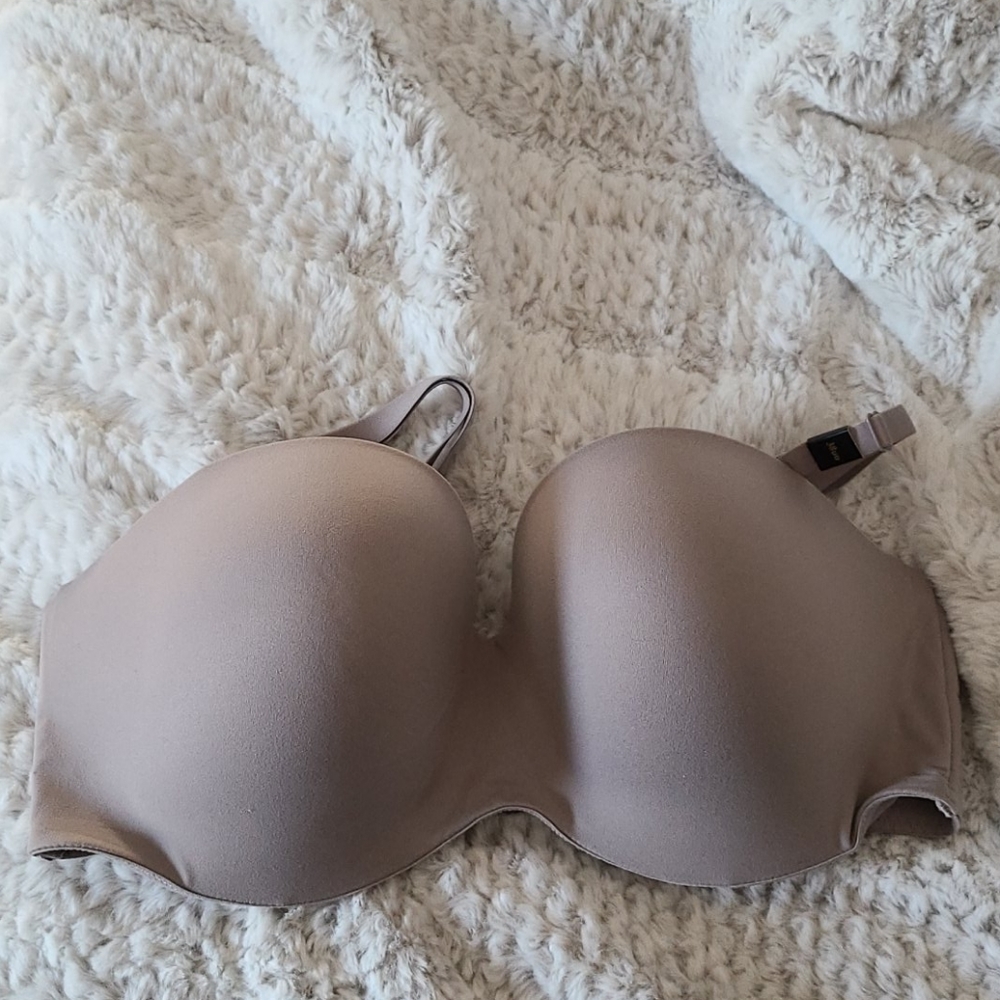 NWOT VS Body by Victoria Lined strapless bra